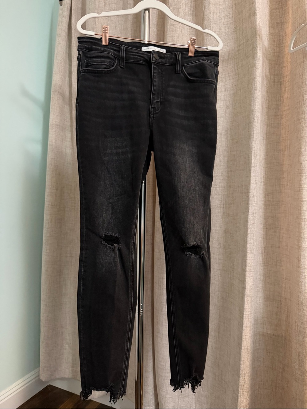 Altar’d State Black Distressed Women’s Skinny Jeans - Classic High-Rise